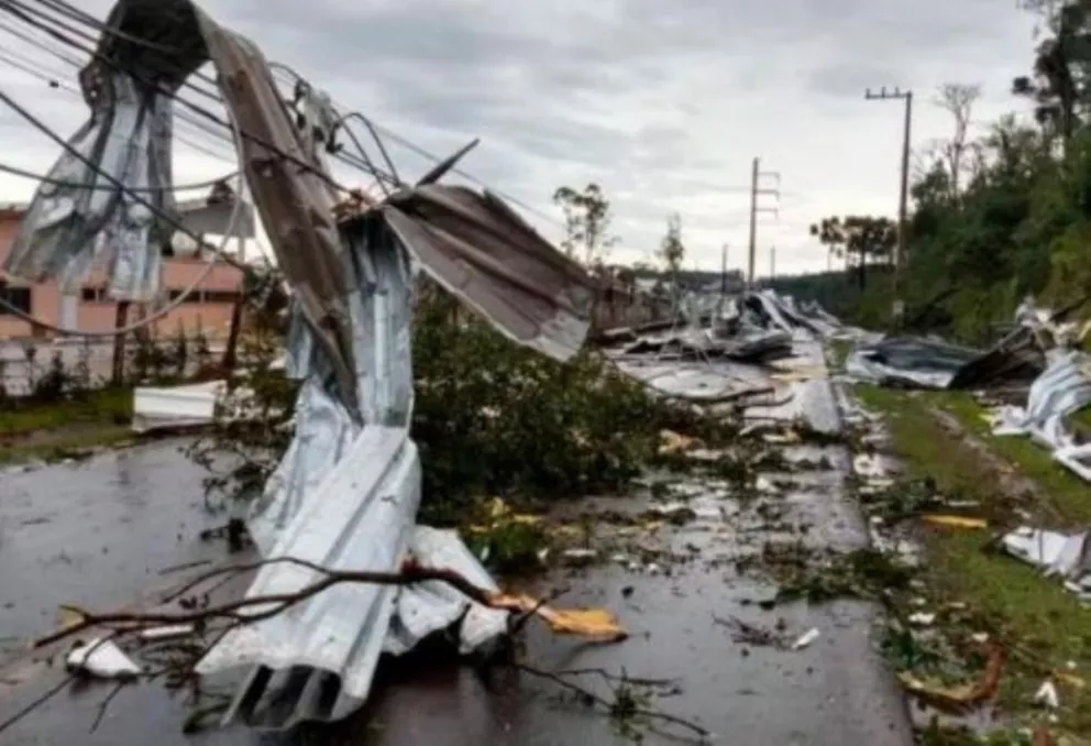 Un impresionante temporal hizo estragos en el sur de Brasil