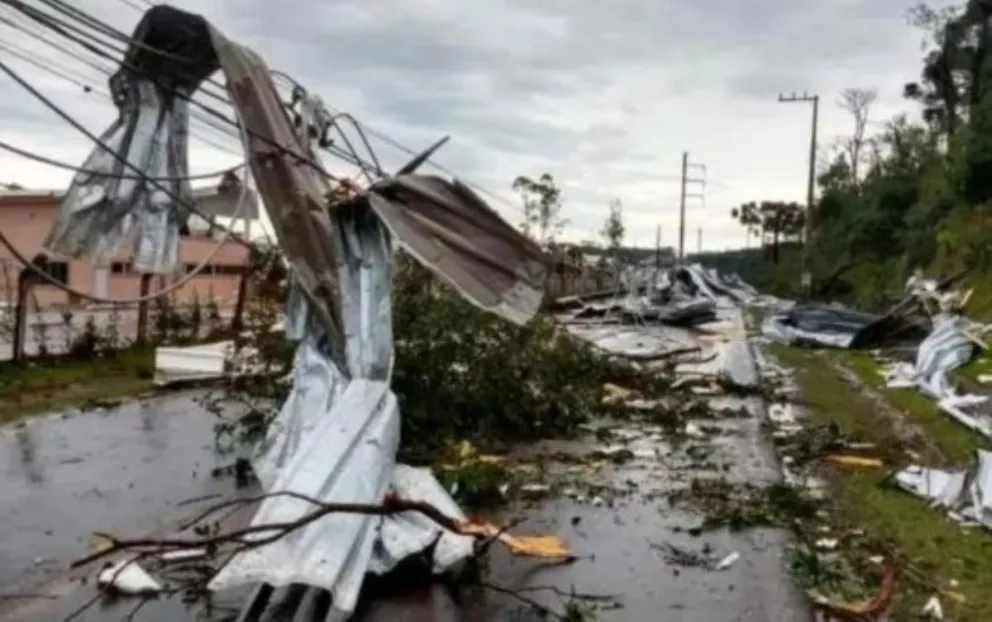 El ciclón bomba dejó al menos 10 muertos en el sur de Brasil