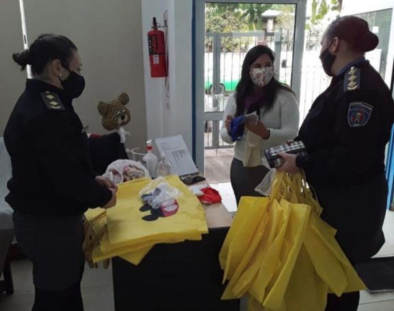 Internas confeccionan bolsos y barbijos para la Asociación Civil "Creación" Internas confeccionan bolsos y barbijos para la Asociación Civil "Creación"