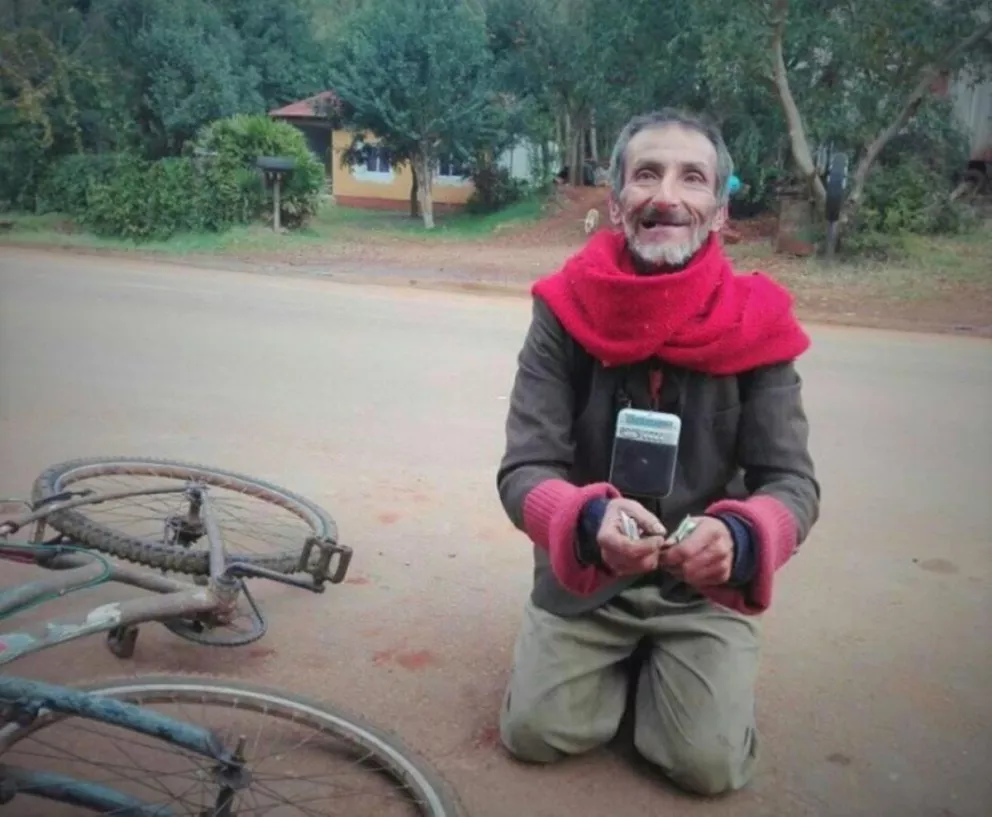 El Soberbio: La comunidad se unió y Juancinho pedalea su bicicleta nueva