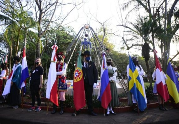 El Parque de las Naciones rinde homenaje a los inmigrantes El Parque de las Naciones rinde homenaje a los inmigrantes