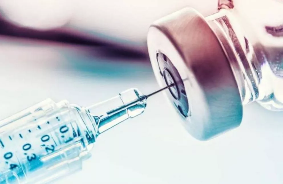 Covid-19: Oxford-AstraZeneca retoman ensayos de la vacuna que se fabricará en Argentina