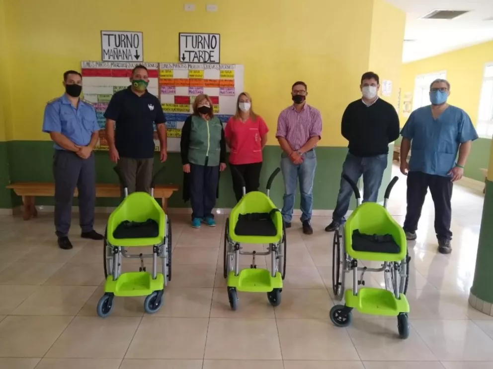 Internos de la UP III de Eldorado armaron y donaron sillas de ruedas para niños