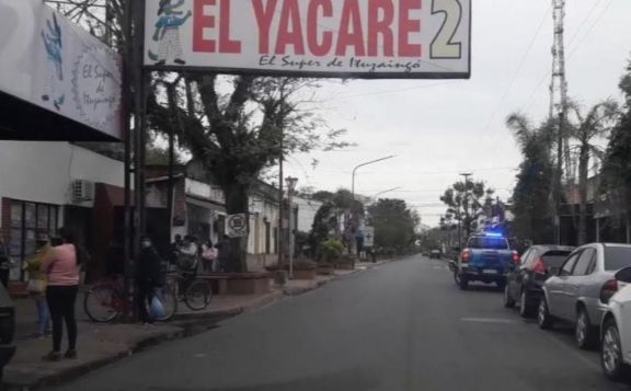 Cierran preventivamente dos supermercados en Ituzaingó Cierran preventivamente dos supermercados en Ituzaingó