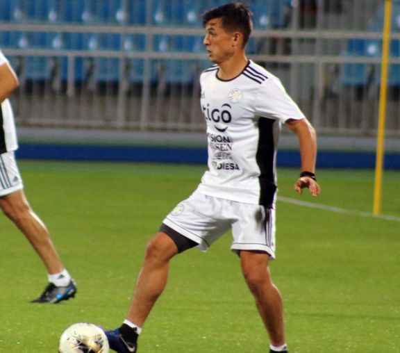 Berizzo definió la lista de Paraguay e incluyó a Cubas Berizzo definió la lista de Paraguay e incluyó a Cubas