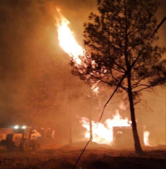 Villa Olivari: la destrucción del fuego en la noche del sábado Villa Olivari: la destrucción del fuego en la noche del sábado
