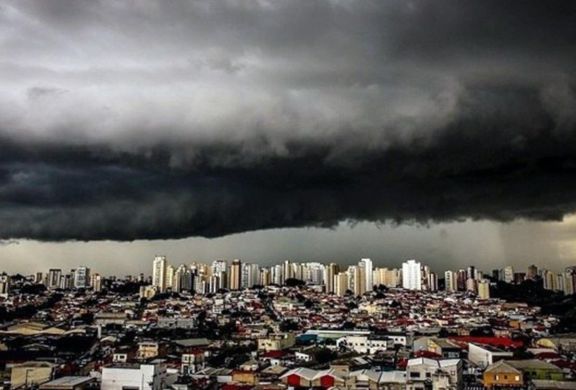 Reportan lluvia negra cerca de la frontera con Misiones Reportan lluvia negra cerca de la frontera con Misiones
