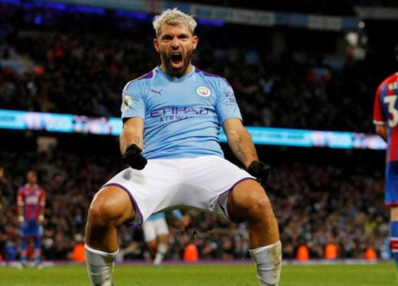 El Kun Agüero estará dos meses más sin jugar por la lesión de la rodilla El Kun Agüero estará dos meses más sin jugar por la lesión de la rodilla