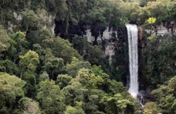Salto Encantado se suma a la restricción de actividades y cierra el Parque Provincial Salto Encantado se suma a la restricción de actividades y cierra el Parque Provincial