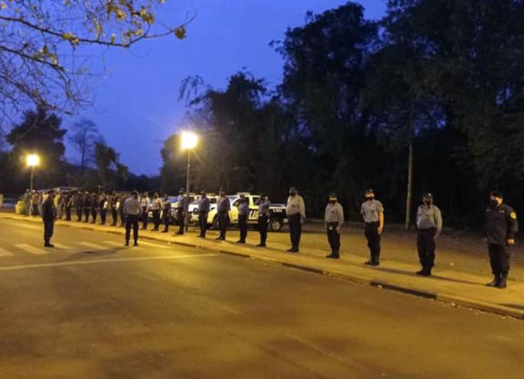 Iguazú: aíslan a 19 policías y extreman medidas sanitarias en comisarías Iguazú: aíslan a 19 policías y extreman medidas sanitarias en comisarías