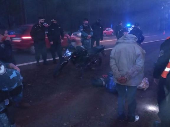 Motociclista llevaba más de 20 kilos de marihuana en una bolsa Motociclista llevaba más de 20 kilos de marihuana en una bolsa