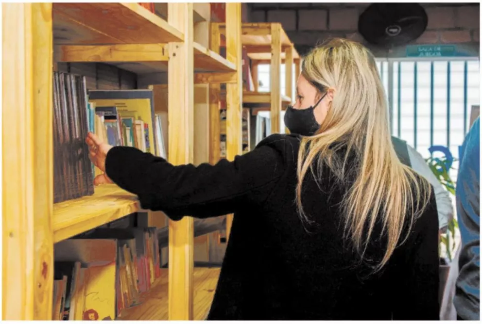 Se inauguró la Biblioteca Popular Estrella Casares