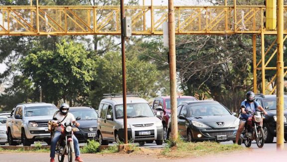 Semáforos verdes cortos provocan que el conductor incurra en infracción en Posadas Semáforos verdes cortos provocan que el conductor incurra en infracción en Posadas