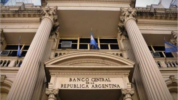 El Banco Central liberó las transferencias entre cuentas en moneda extranjera El Banco Central liberó las transferencias entre cuentas en moneda extranjera