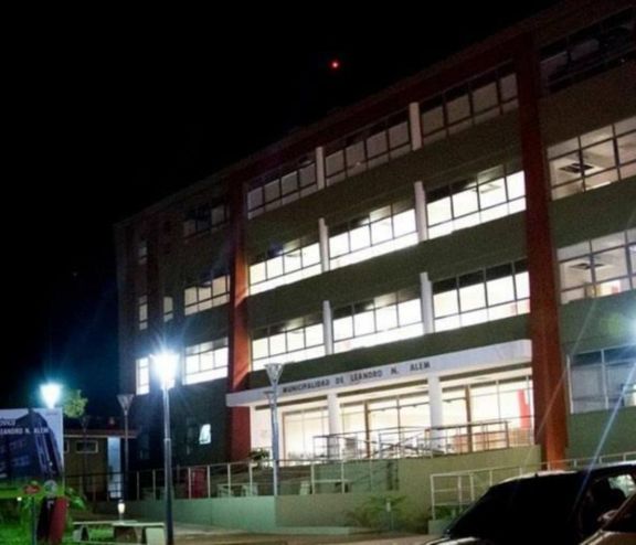 Municipales de Alem se encaminan a un arreglo superior al 30 por ciento en sus haberes Municipales de Alem se encaminan a un arreglo superior al 30 por ciento en sus haberes