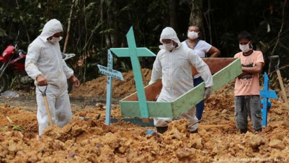 Brasil se acerca a los 4,7 millones de casos de coronavirus y a las 140.000 muertes Brasil se acerca a los 4,7 millones de casos de coronavirus y a las 140.000 muertes