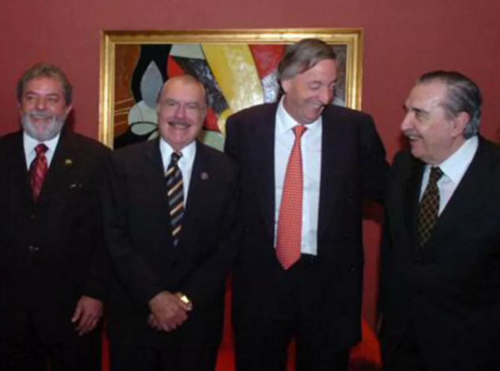 Reencuentro en Puerto Iguazú en 2005, Lula da Silva, Sarney, Kirchner y Alfonsín.