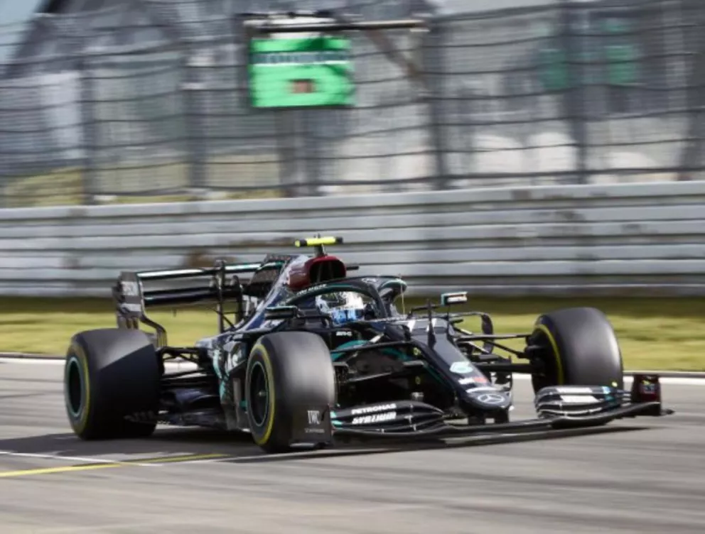 Bottas marcó la pole y Hamilton va por otro récord en la Fórmula 1