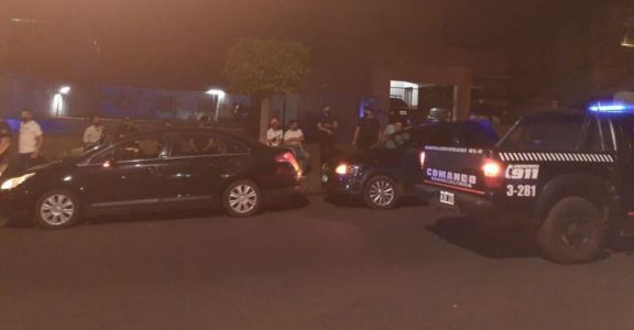 Picadas, alcohol y policías detenidos en la madrugada posadeña Picadas, alcohol y policías detenidos en la madrugada posadeña