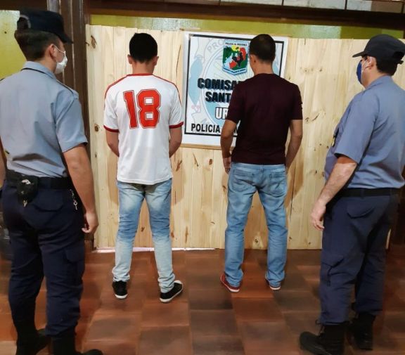 Detuvieron en Santa Ana a dos hombres acusados de apuñalar a otro Detuvieron en Santa Ana a dos hombres acusados de apuñalar a otro