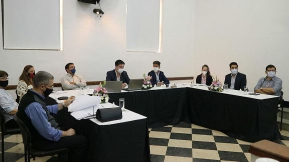 Con el compromiso puesto en el desarrollo, el Ejecutivo posadeño presentó el Presupuesto 2021 Con el compromiso puesto en el desarrollo, el Ejecutivo posadeño presentó el Presupuesto 2021