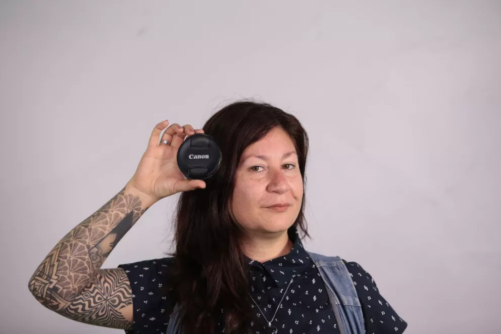 Premio Melchora para Natalia Guerrero por ser la primera mujer en conducir el equipo de fotografía de El Territorio