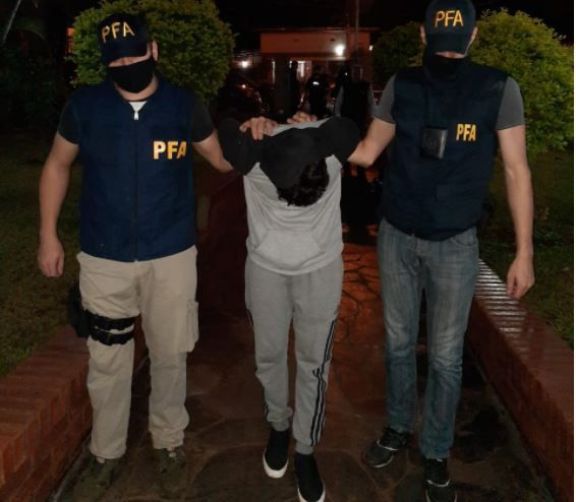 Detienen a un hombre tras un allanamiento en una vivienda de Iguazú Detienen a un hombre tras un allanamiento en una vivienda de Iguazú