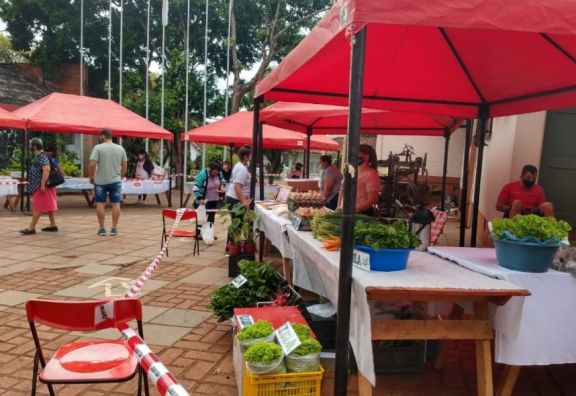 Feria por el Día de la Madre y Mujer Rural en Eldorado Feria por el Día de la Madre y Mujer Rural en Eldorado
