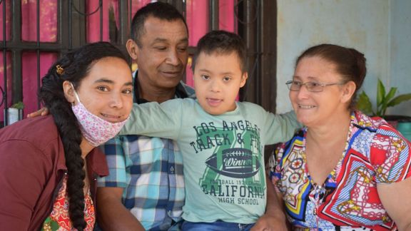 Ramona Bogarín y el sanador hábito de dar amor Ramona Bogarín y el sanador hábito de dar amor
