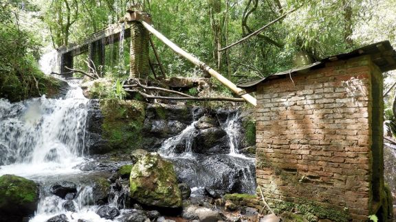 Tienen luz en la chacra gracias a las bondades del arroyo Sacarías Tienen luz en la chacra gracias a las bondades del arroyo Sacarías