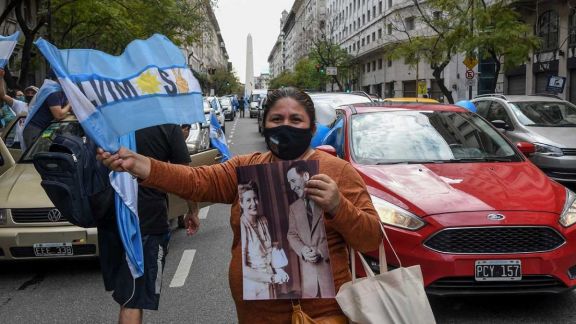 Hubo banderazos y marchas en todo el país por el Día de la Lealtad peronista Hubo banderazos y marchas en todo el país por el Día de la Lealtad peronista