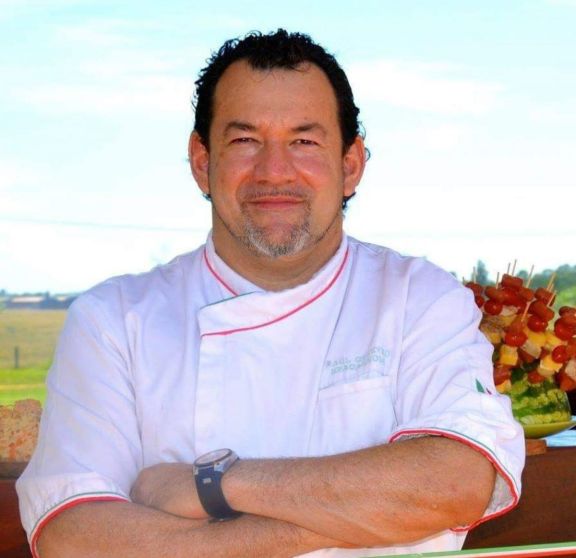 Chef misionero cocina para las celebridades en Mónaco Chef misionero cocina para las celebridades en Mónaco