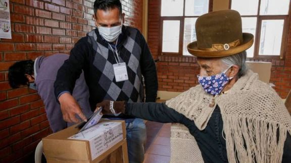 Comenzó la elección en Bolivia en un clima tenso y de polarización política Comenzó la elección en Bolivia en un clima tenso y de polarización política