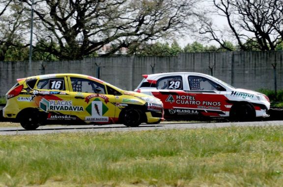 Sniechowski y Blasig se destacaron en la cuarta fecha del Turismo Pista Sniechowski y Blasig se destacaron en la cuarta fecha del Turismo Pista