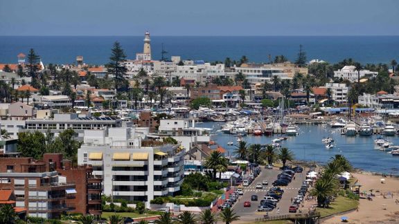 Uruguay pone en duda la apertura de las fronteras para el verano 2021 Uruguay pone en duda la apertura de las fronteras para el verano 2021