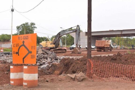 Reactivan obras sobre la ruta nacional 12 en distintas localidades misioneras Reactivan obras sobre la ruta nacional 12 en distintas localidades misioneras