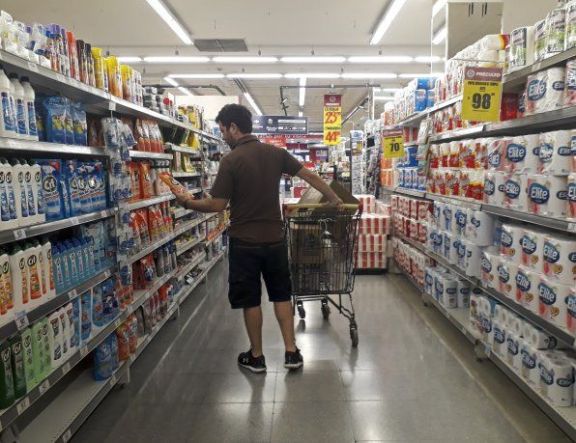 Canasta básica creció 3,8% en septiembre: una familia necesitó $47.216 para no ser pobre Canasta básica creció 3,8% en septiembre: una familia necesitó $47.216 para no ser pobre