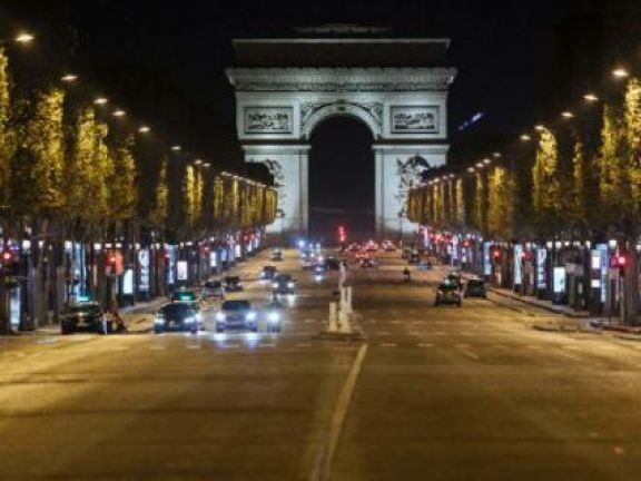 Coronavirus en Francia: con más de 40 mil nuevos contagios, el país amplía el toque de queda Coronavirus en Francia: con más de 40 mil nuevos contagios, el país amplía el toque de queda