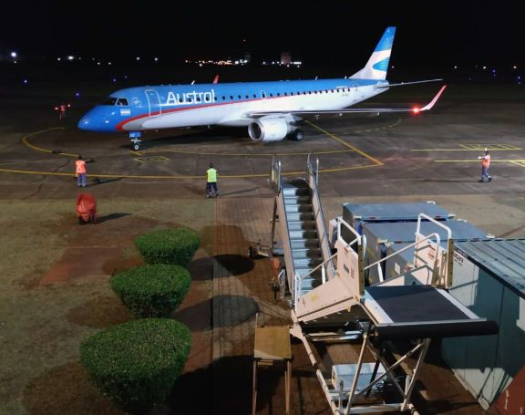 Arribó a Posadas el primer vuelo de cabotaje tras siete meses de parate Arribó a Posadas el primer vuelo de cabotaje tras siete meses de parate