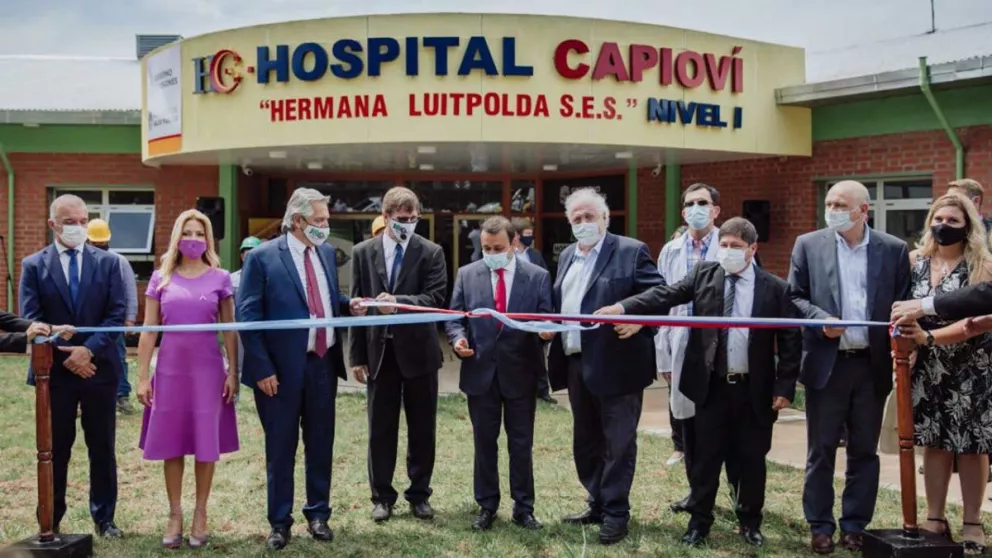 Asfalto y nuevo hospital, las obras que inauguró Alberto en Capioví