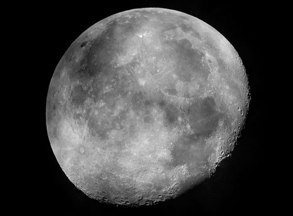 Descubren más agua en la Luna Descubren más agua en la Luna