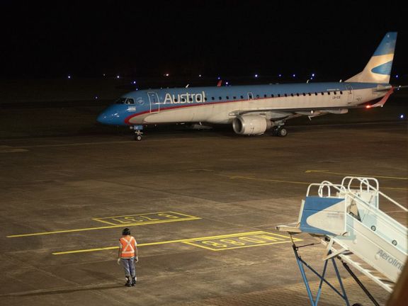 Piden custodia para el pasajero que viajó con Covid, que enfrenta una causa judicial Piden custodia para el pasajero que viajó con Covid, que enfrenta una causa judicial