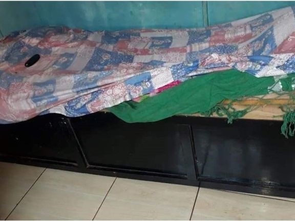 Abigail cumplió 5 años, se arrastra por no poder caminar y duerme sobre un ropero en Puerto Iguazú Abigail cumplió 5 años, se arrastra por no poder caminar y duerme sobre un ropero en Puerto Iguazú