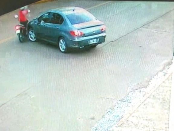Maniobra imprudente provocó lesiones en una motociclista Maniobra imprudente provocó lesiones en una motociclista