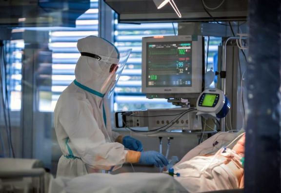 Confirman otras 350 muertes y 13.379 nuevos contagios de Covid-19 en el país Confirman otras 350 muertes y 13.379 nuevos contagios de Covid-19 en el país