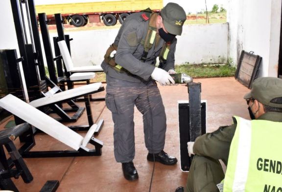 Descubren siete máquinas para hacer ejercicio rellenas con 20 kilos de marihuana Descubren siete máquinas para hacer ejercicio rellenas con 20 kilos de marihuana