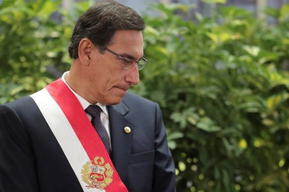 A cinco meses de las elecciones, el Congreso de Perú destituyó al presidente Vizcarra