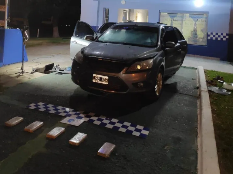 Obereño cayó con cocaína en Entre Ríos y logró escapar Obereño cayó con cocaína en Entre Ríos y logró escapar