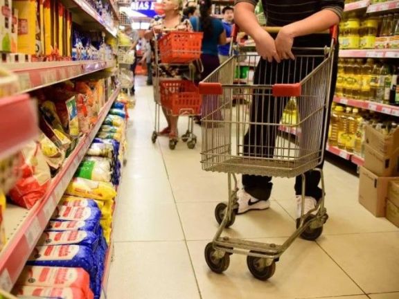  El gobierno reconoce dificultades para frenar la inflación: "Pensábamos que lo íbamos logrando"