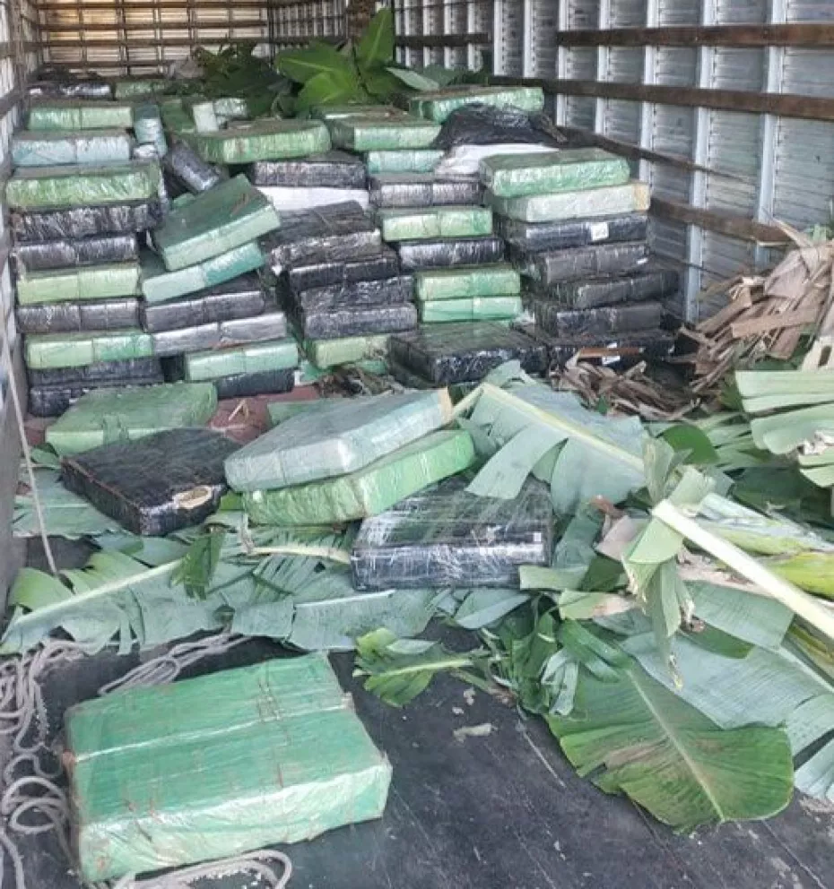 Incautan 10 toneladas de marihuana dentro de un camión brasileño que iba a Buenos Aires